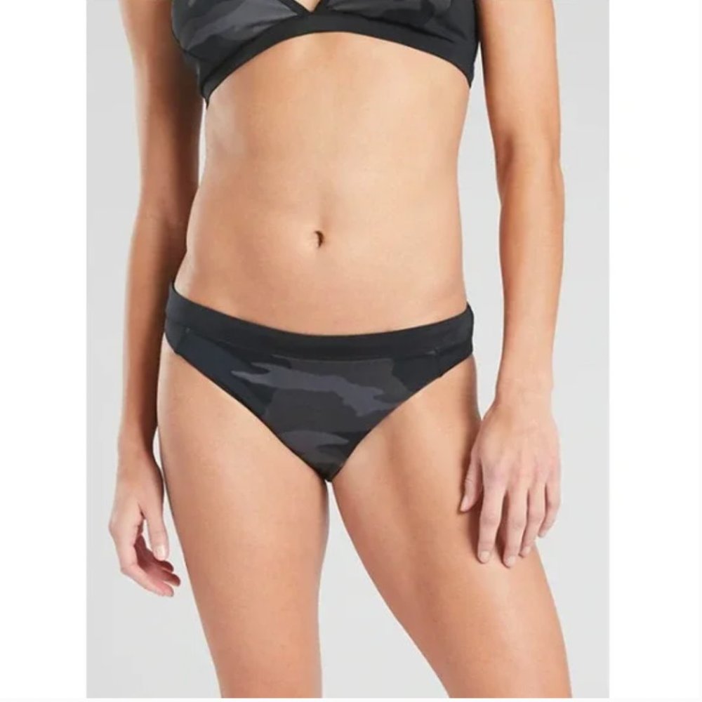 Athleta Freestyle Camo Bottom Medium